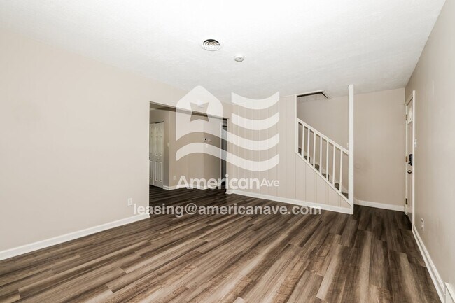 Foto del edificio - 4764 Burkhardt Ave