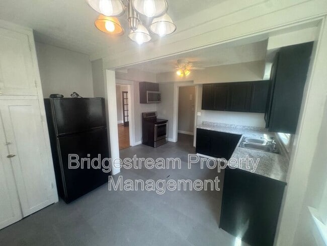 Foto del edificio - 144 W Parkwood Dr