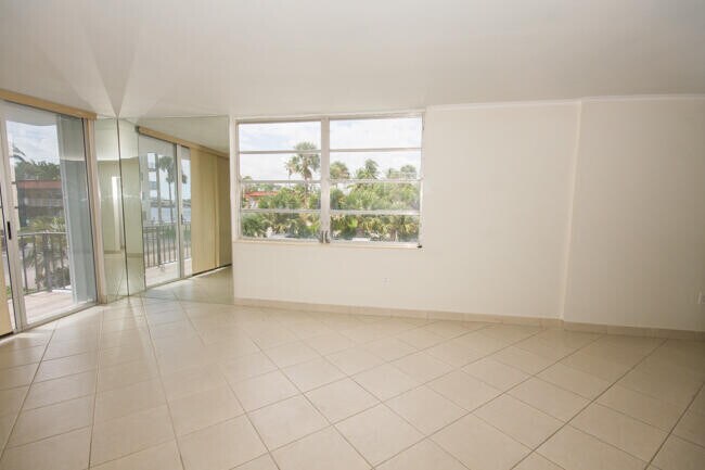 Foto del edificio - 301 Croton Ave