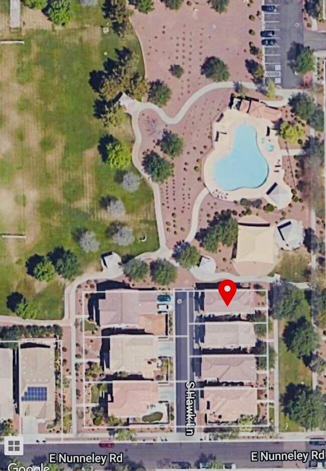 Foto del edificio - 1061 S Hawk Ln
