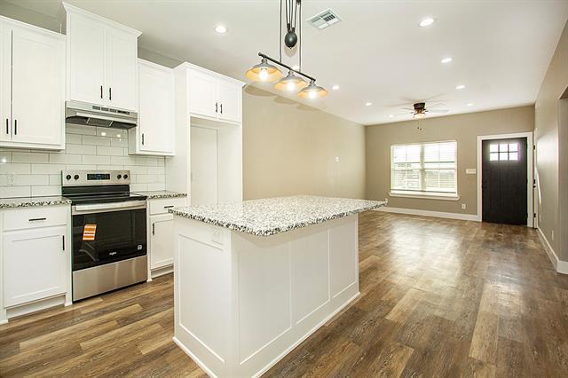 Building Photo - 20496 US Hwy 377