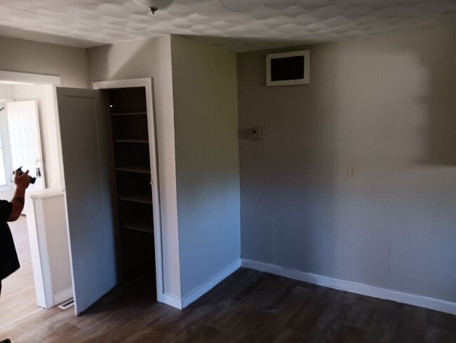 Building Photo - 603 Cooper Dr