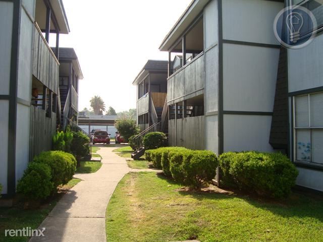 Building Photo - 2402 Burke Rd