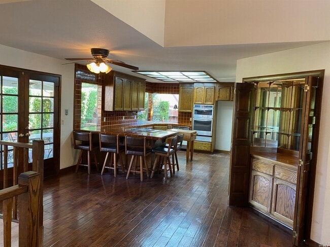 Building Photo - 112 Hillview Dr
