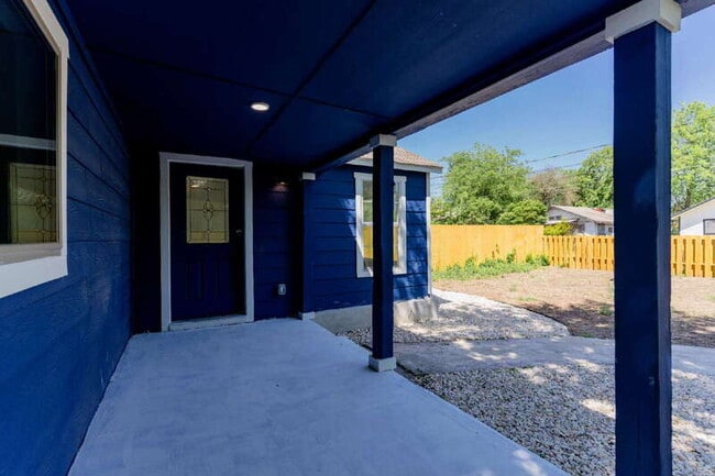 Foto del edificio - 146 Leroux St