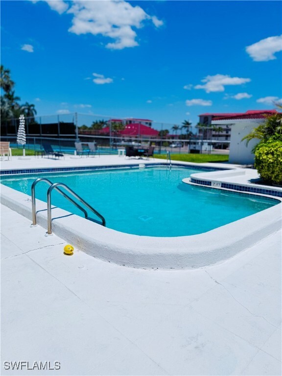 Foto del edificio - 3250 10th St N