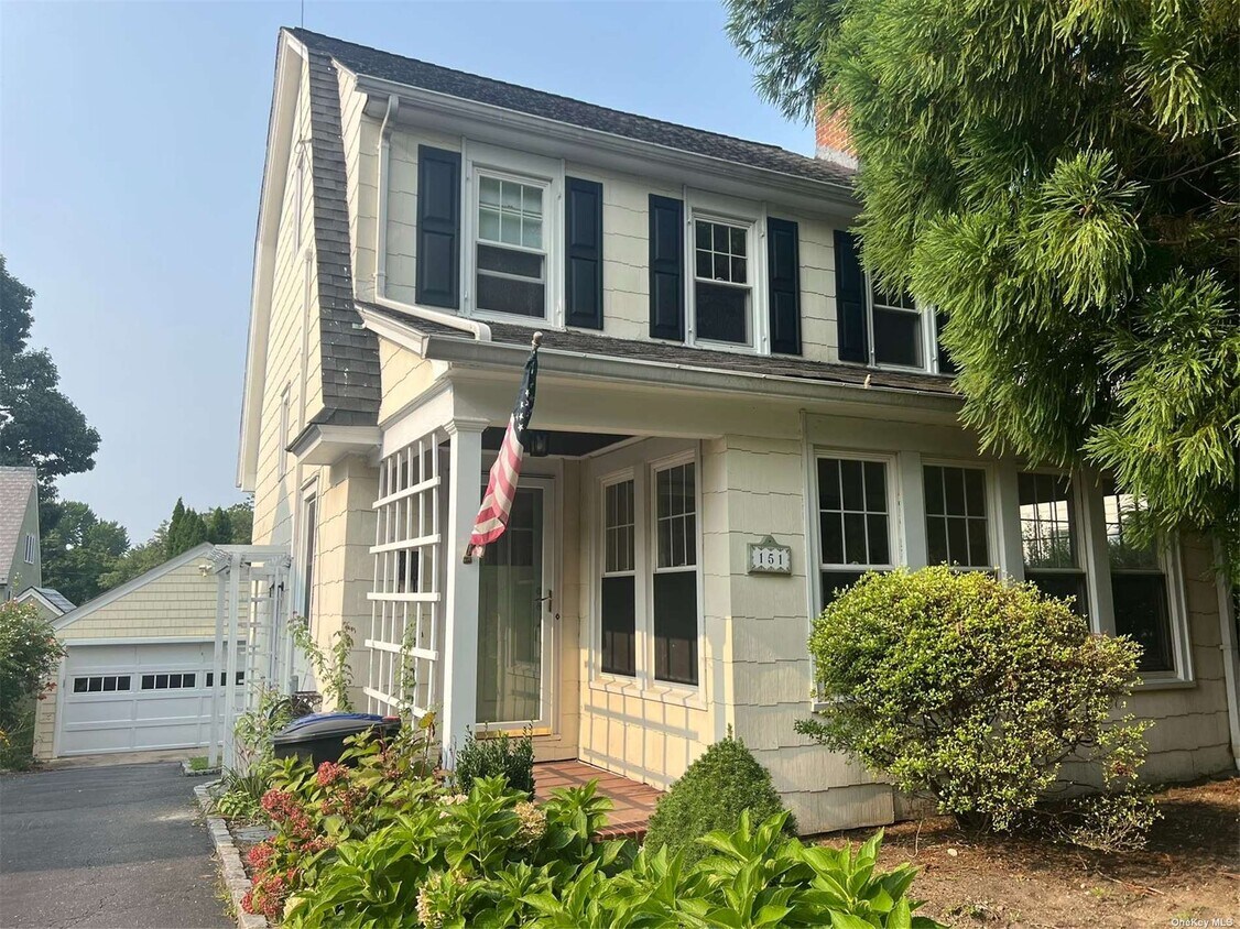 Primary Photo - 151 Hillcrest Ave