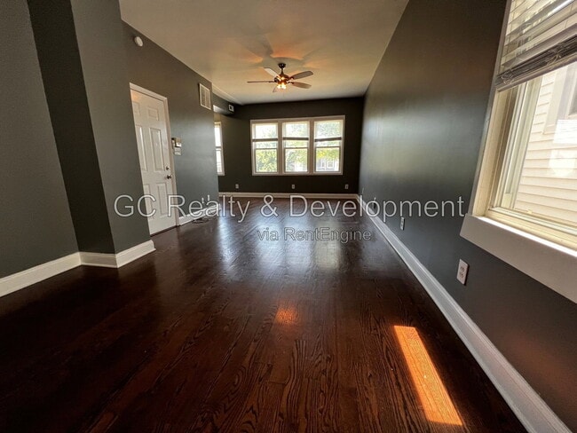 Photo - 2840 North Maplewood Avenue Apartment