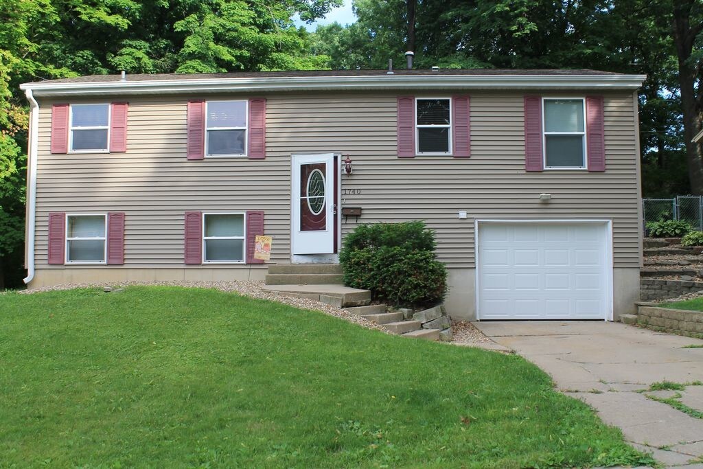 Primary Photo - 1740 Linmar Dr NE