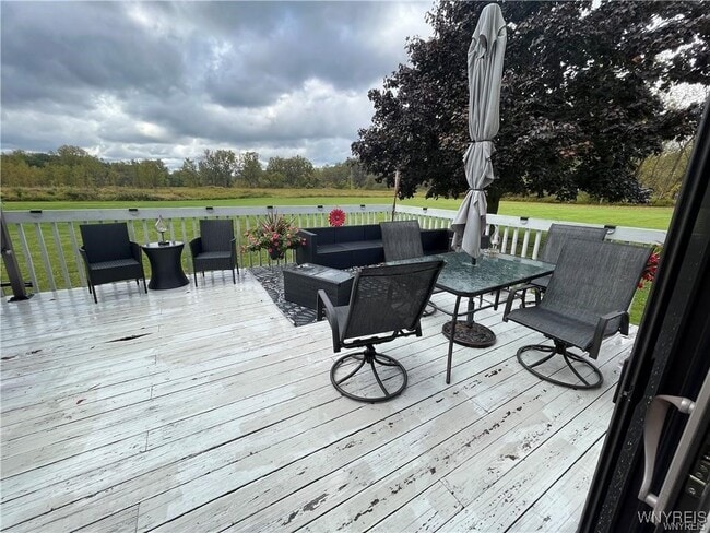 Building Photo - 3279 Clinton St