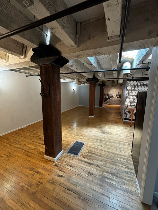 Foto del edificio - Charming Loft-Style Condo Near Pueblo Riverwalk. 50% OFF FIRST MONTH'S RENT