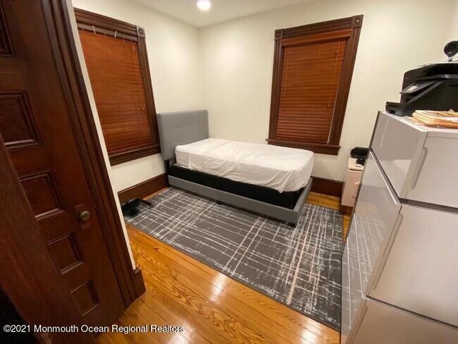 Building Photo - 90 Monmouth Rd