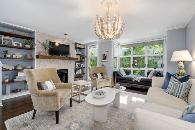 Photo - 2389 N Wayne Ave Townhome