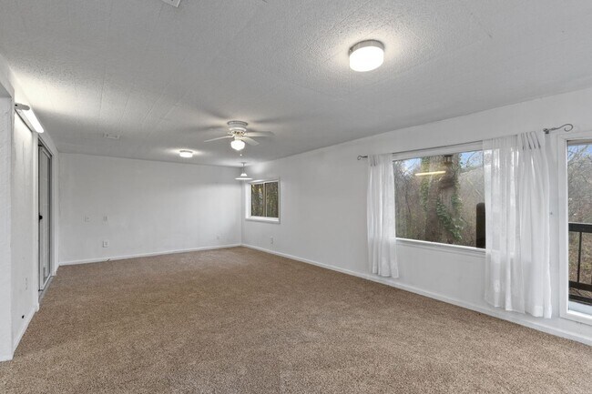 Building Photo - 366 E Post Oak Crossing SW