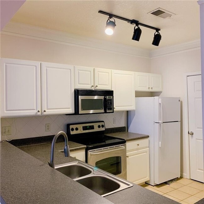 Building Photo - 5201 Westchester Ridge NE