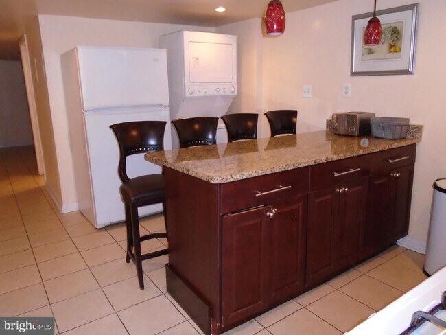 Foto del edificio - 3228 13th St NW