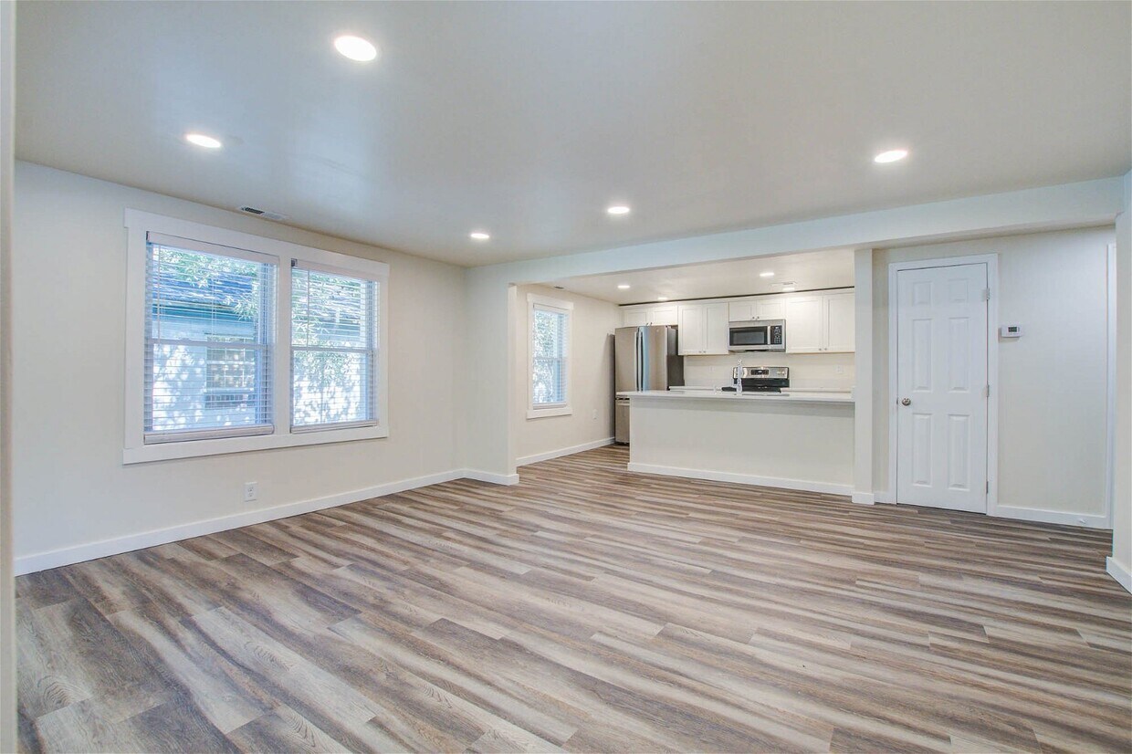 Primary Photo - 4694 Hassell Avenue, North Charleston, SC ...