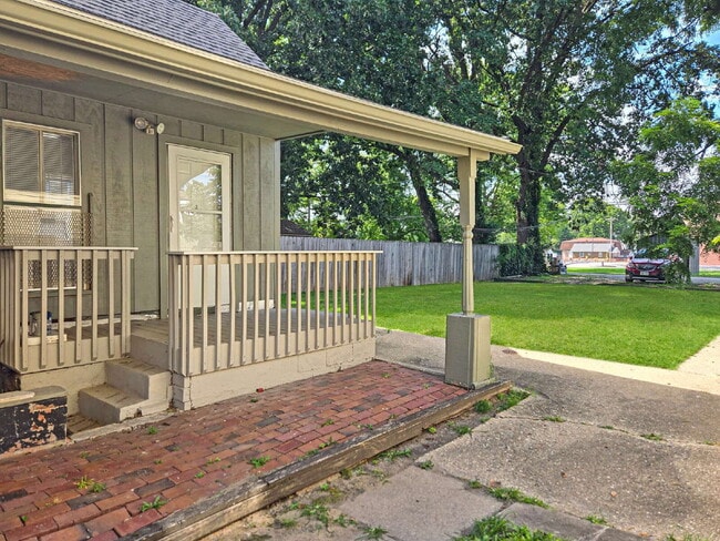 Building Photo - A Fresh Start — Newly Remodeled Studio Apartment