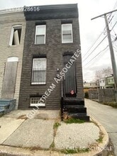 Building Photo - 425 S Vincent St