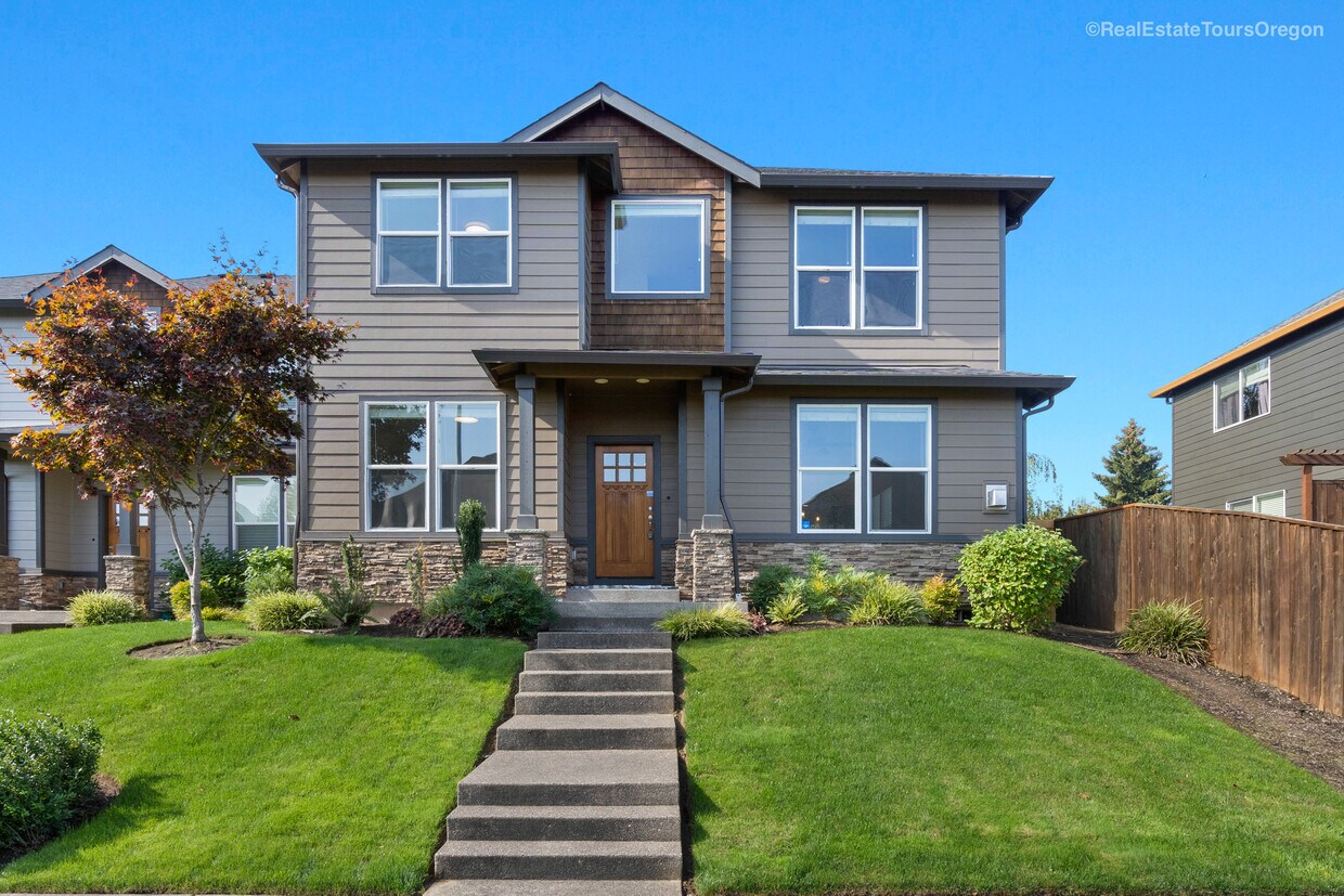 Front - 13708 SE Luca Ave