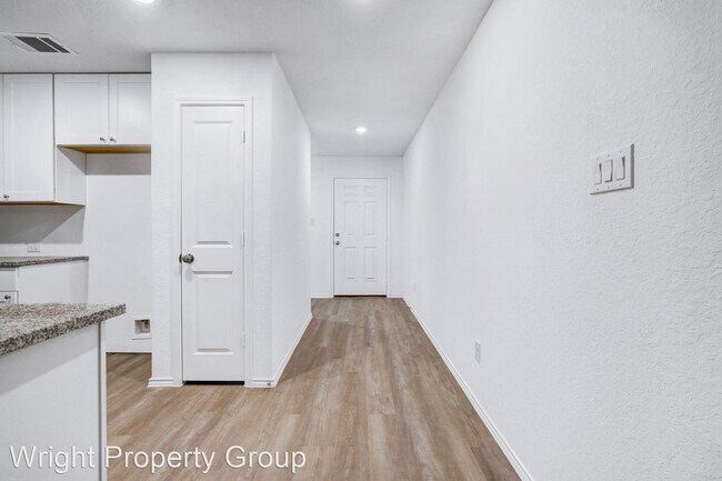 Foto del edificio - 4 br, 2.5 bath House - 14823 Greenfield Mill