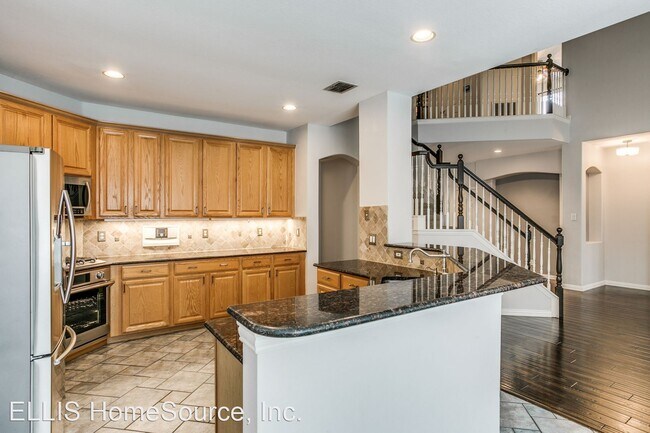 Building Photo - 4 br, 2.5 bath House - 1330 Clear Creek Dr.