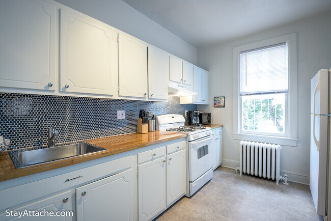 Foto del edificio - 3405 Prospect St NW