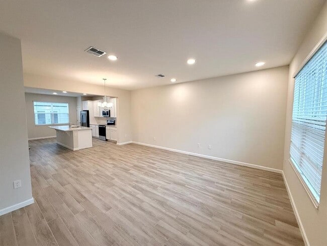 Foto del edificio - 15445 Bay Brg St