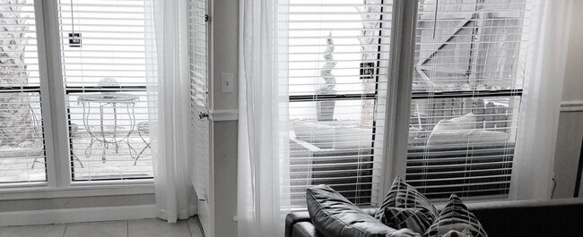Foto del edificio - Beautiful  Furnished 1/1 condo x Rent  in Winter Park Next to Full Sail University !
