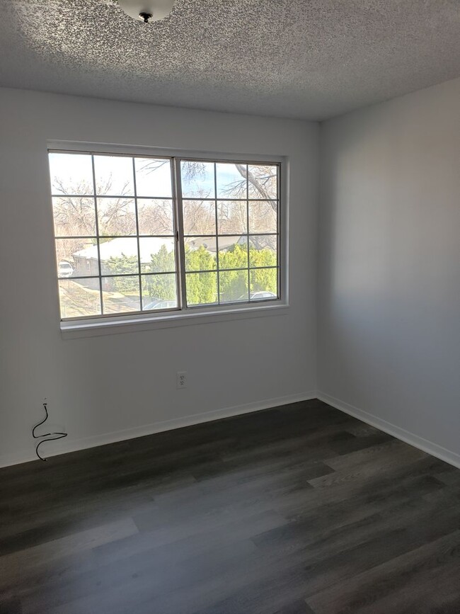 Foto del edificio - 2 Bedroom Townhome - Spacious!