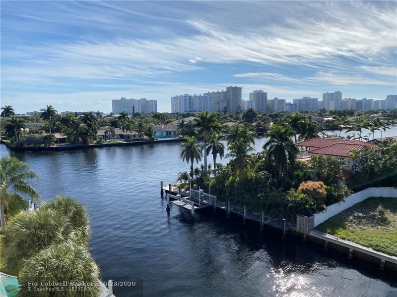 Foto principal - 3100 NE 47th Ct