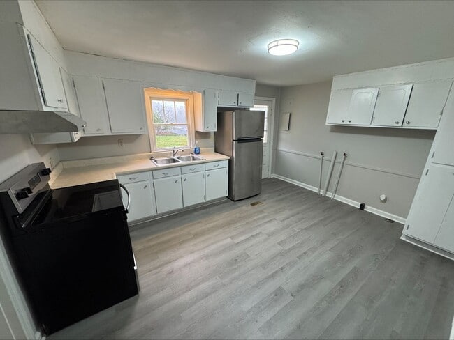 Photo - Welcoming 3-Bedroom 1-Bathroom home in Sod...