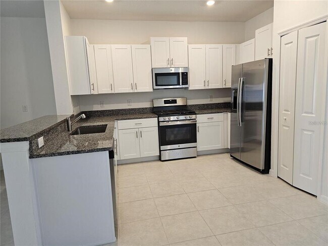Building Photo - 8309 Crescent Oaks Dr