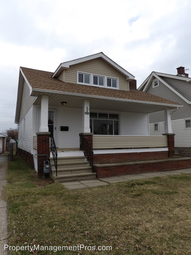 Primary Photo - 8002 Bertha Ave