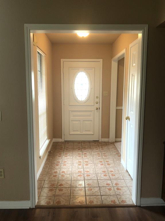 Building Photo - 506 Meadow Creek Dr