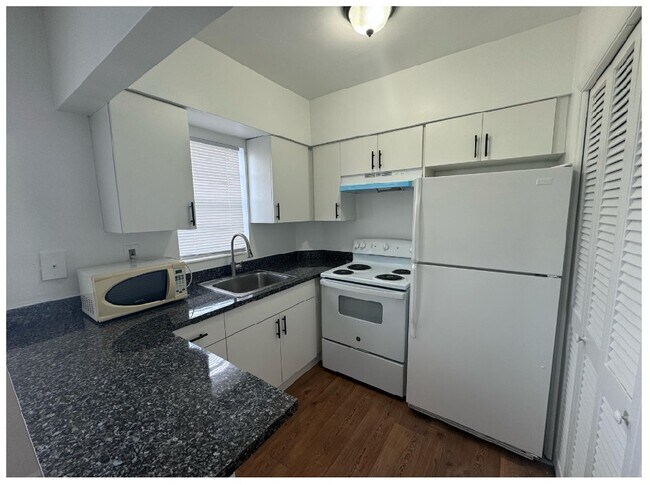 Foto del edificio - 2420 Johnson St
