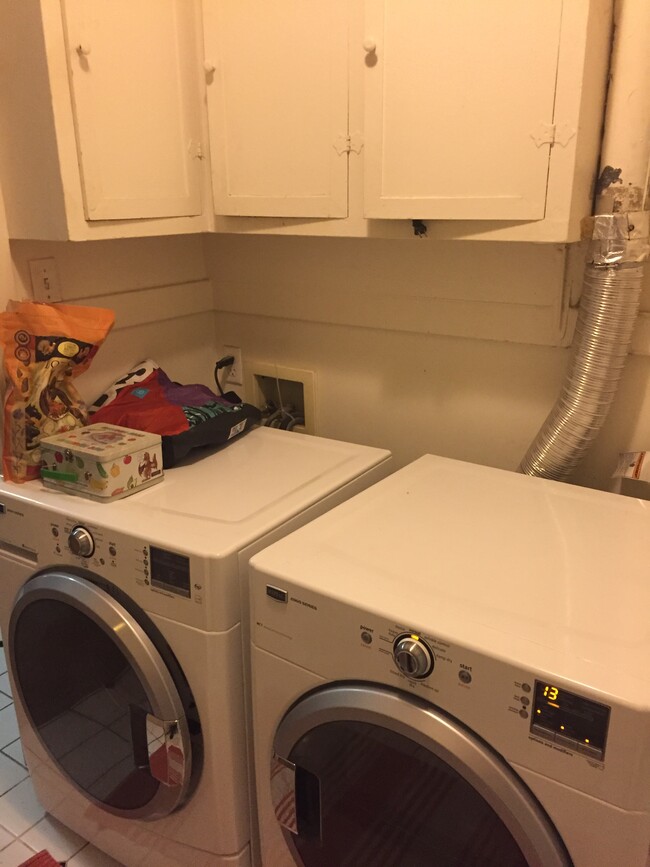 Laundry Room - 3139 Octavia St