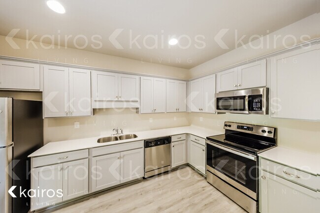Foto del edificio - 11671 Woodland Lake Rd.
