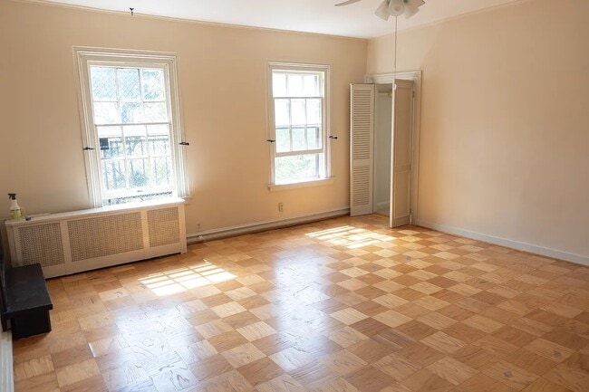 Foto del edificio - 246 W Lanvale St