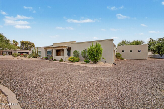 Foto del edificio - 6133 E Mountain View Rd