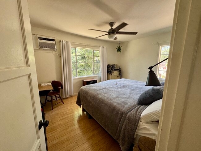 Foto del edificio - 7817 Shady Cove Ave