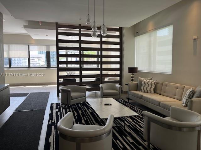 Foto del edificio - 999 SW 1st Ave
