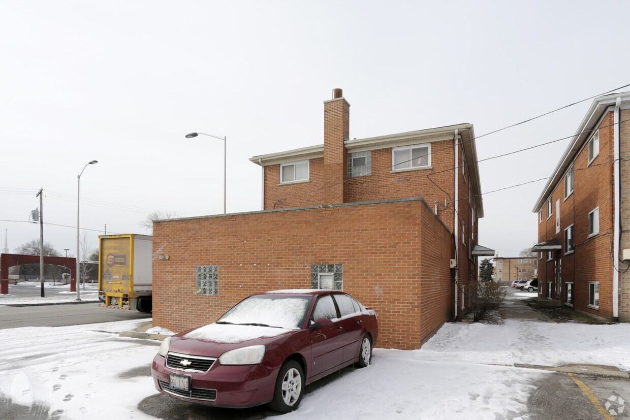 Building Photo - 137 50th Ave