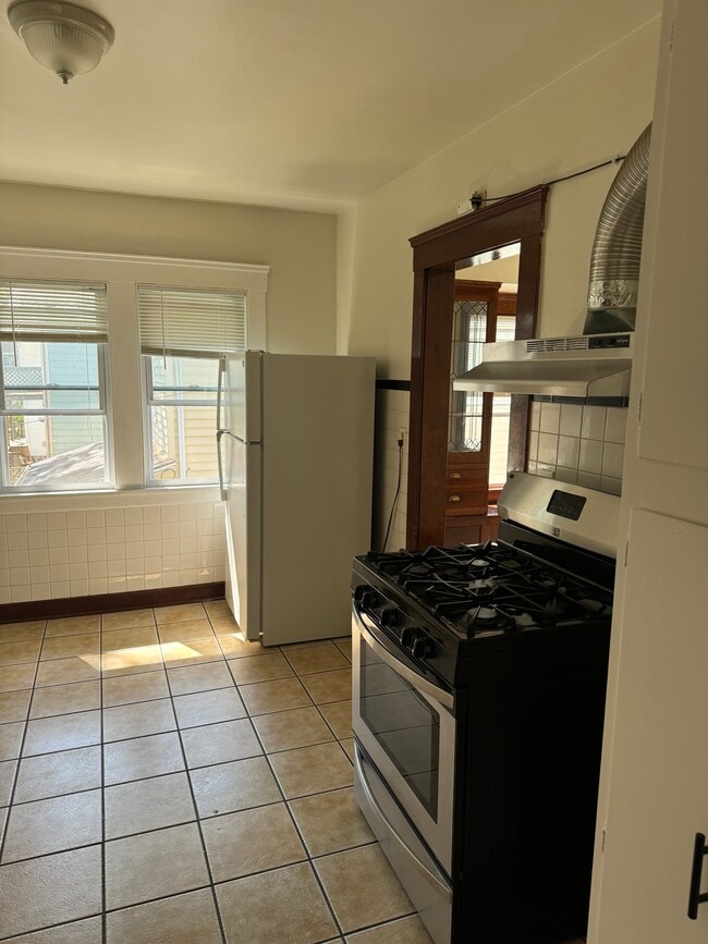 Building Photo - 1233 Brockley Ave