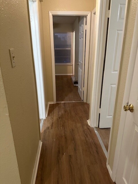 Foto del edificio - 8305 Garcreek Cir