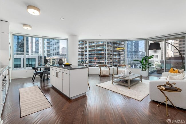 Building Photo - 301 Main St