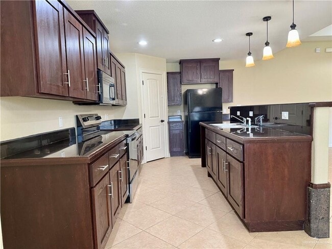 Building Photo - 2317 Llano Molano Ln