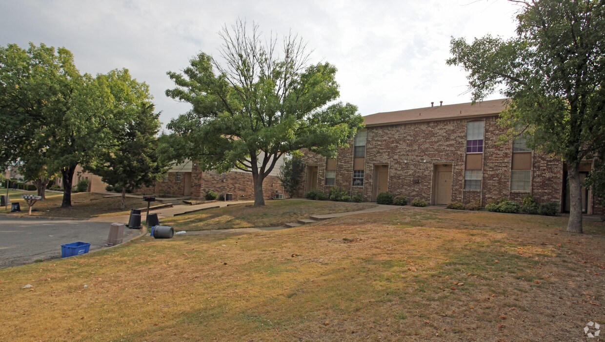 Foto del edificio - 3817-3837 Coates Cir