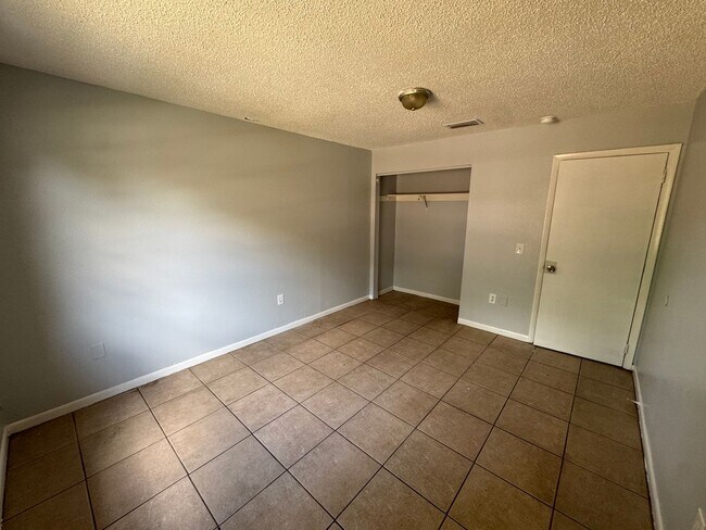 Foto del edificio - 911 N Iowa Ave