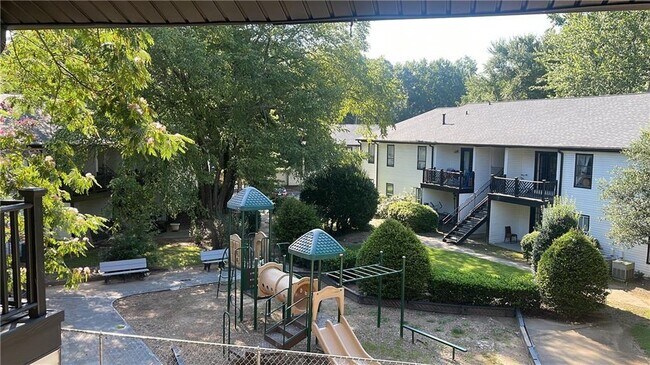 Foto del edificio - 3595 Woodbriar Cir